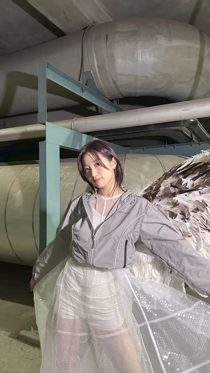 票選6位「最適合穿灰色」女偶像！Rosé、張員瑛一秒穿出格雷高級感！不學起來太虧！-4