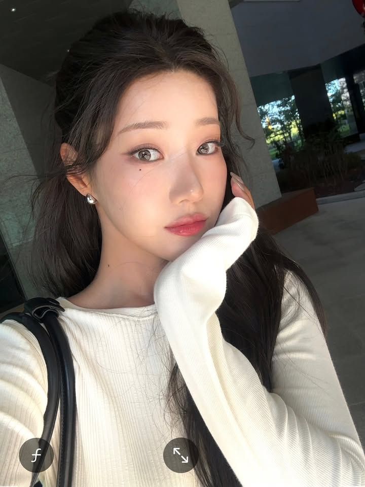 台灣首場、台韓科研品牌齊聚！《單身即地獄4》裴智妍站台信賴生醫「韓國藥局」記者會，下飛機膚質超澎亮、完全看不出疲態！-7