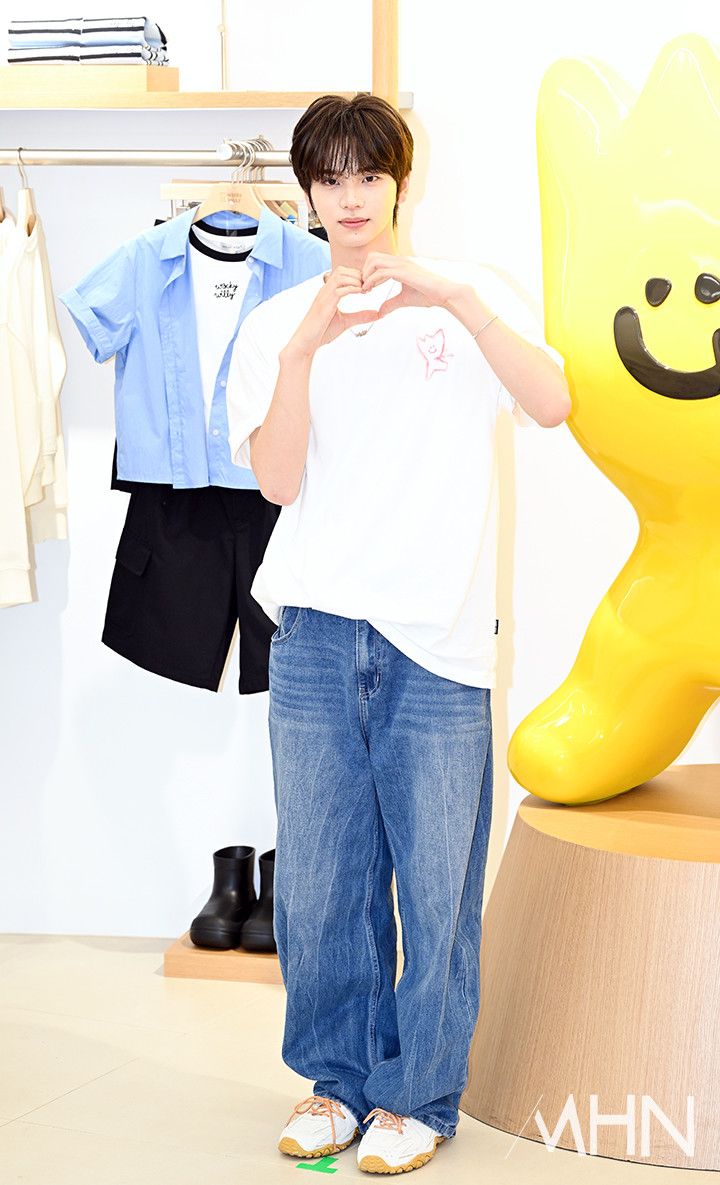 韓網熱議比例驚人的KPOP五代男團成員！MARTIN氣場超強，金奎彬、成燦全上榜入列！-3