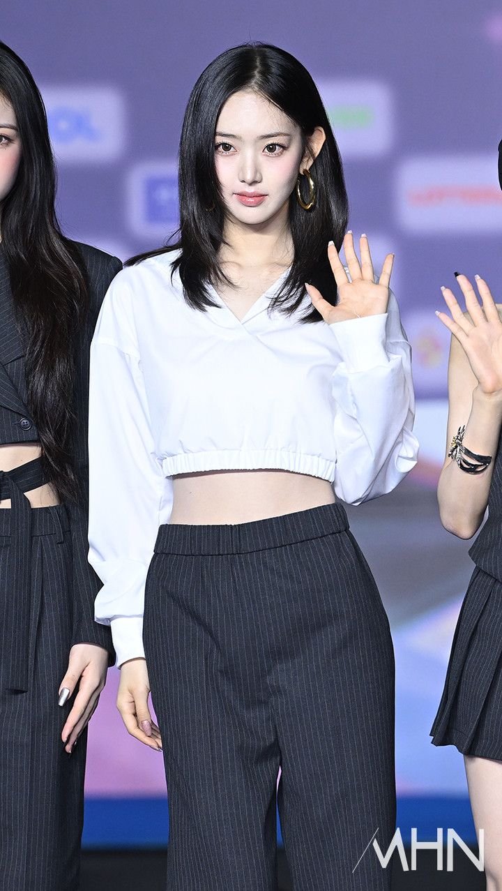 細到不合理！韓網熱議8位「螞蟻腰」KPOP女偶像！張員瑛比例太不科學，Rosé、雅賢腰線最誇張！-3