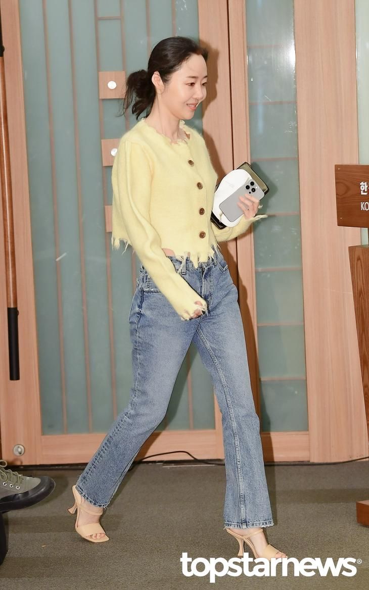 閔熙珍二度召開記者會！NewJeans世界巡迴演唱會時間曝光，笑容滿面透露有意和HYBE和解！-5