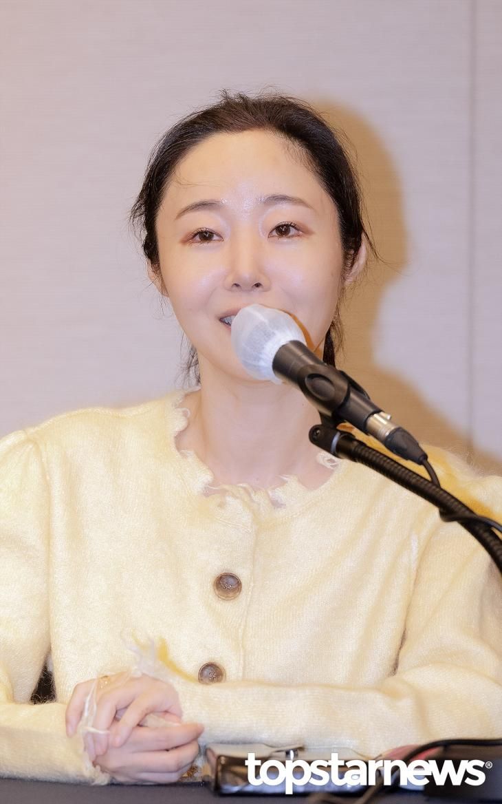 閔熙珍勝訴HYPE股價大漲！記者會穿「黃色戰袍」閃亮登台，網笑：熹妃回宮了？！-3