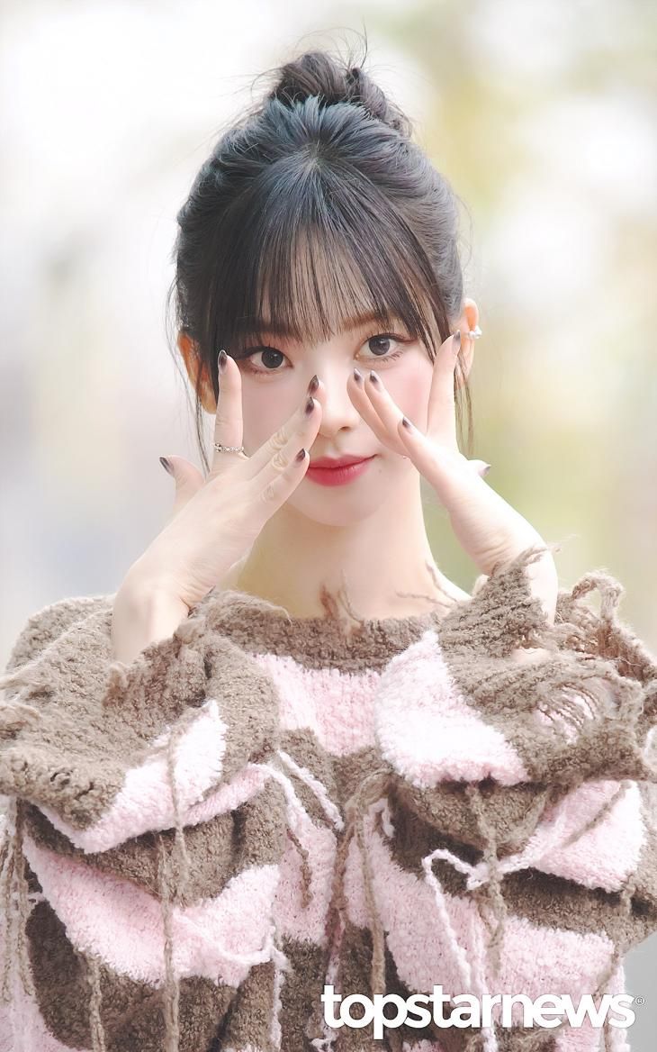 網友公認統一飯圈審美的「臉蛋天才」偶像！張員瑛顏值不只粉絲在誇，車銀優、V被封CG級神顏！-6