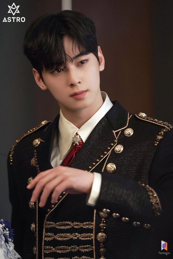 BTS Jin退伍了！6位「最適合穿軍裝制服」韓星盤點！車銀優、V金泰亨露半臉也帥瘋！-5