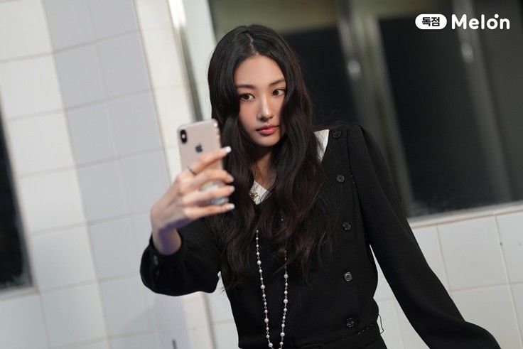 未出道即爆紅！貓系完顏團「MEOVV」妝容分析，高級釣系小貓顏、全員都是顏值擔當！-13