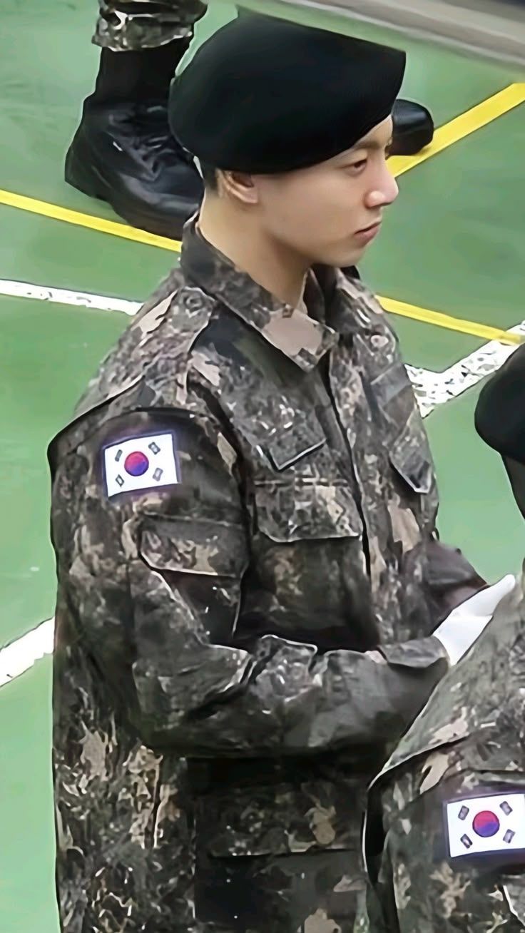 2025下半年退伍KPOP男偶像完整名單！BTS防彈6月完整體回歸，EXO世勳、NCT泰容準備歸隊！-7