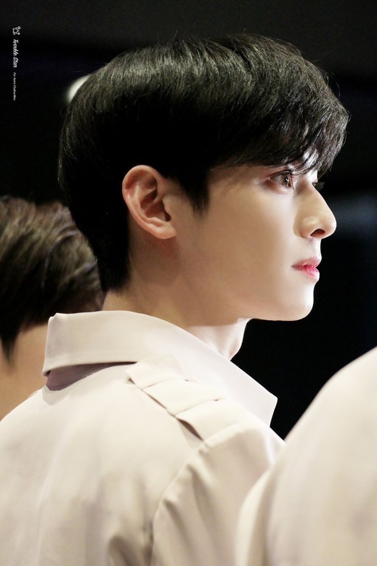 韓網熱議「側臉天花板」KPOP男偶像TOP6！防彈V、珉奎線條完美，車銀優獲封零死角男神！-13