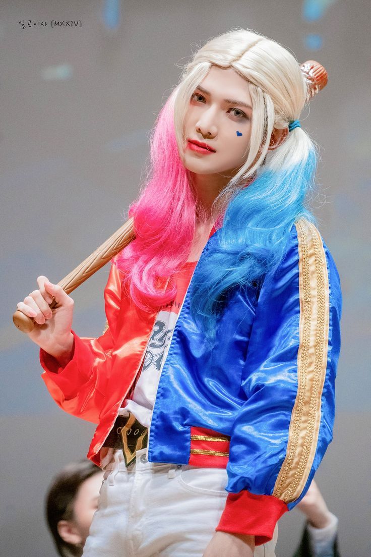 回顧歷年討論度超高的KPOP男偶像萬聖節裝扮！「佛地魔」居然是他，神童「英熙」爆笑全場，成燦「小丑」帥到爆！-13