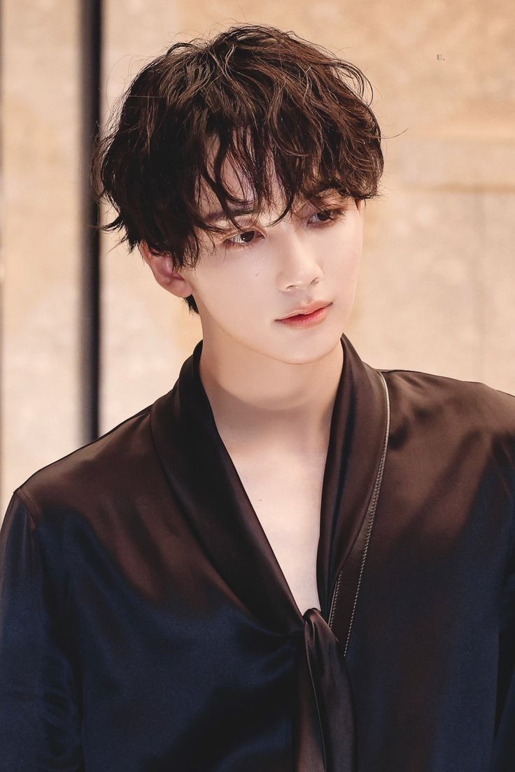 韓網公認6位擁有「漫畫臉」的KPOP男偶像！淨漢受封「人間霍爾」，成訓、秀彬都是校草男神等級-10