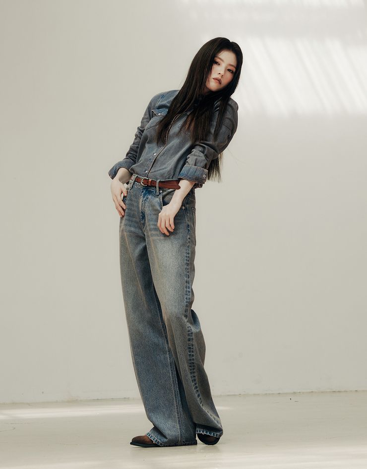 分手後獨自美麗！品牌力挺韓韶禧「拍佐丹奴形象照」重返美貌巔峰、比例好到不像真人！-5