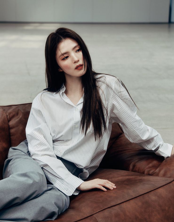 分手後獨自美麗！品牌力挺韓韶禧「拍佐丹奴形象照」重返美貌巔峰、比例好到不像真人！-10