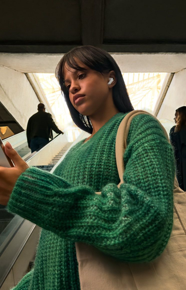 2025最新必買耳機推薦！SONY「深海霧藍」耳罩式耳機美翻天、AirPods Pro 3能當運動手環用超狂！-5