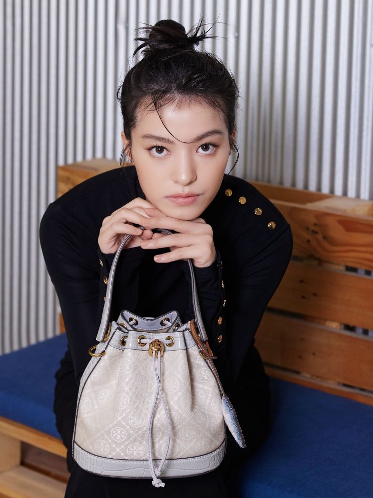 2024低預算精品包推薦！Tory Burch奶油色老花包、水桶包NT.一萬多買到！-16