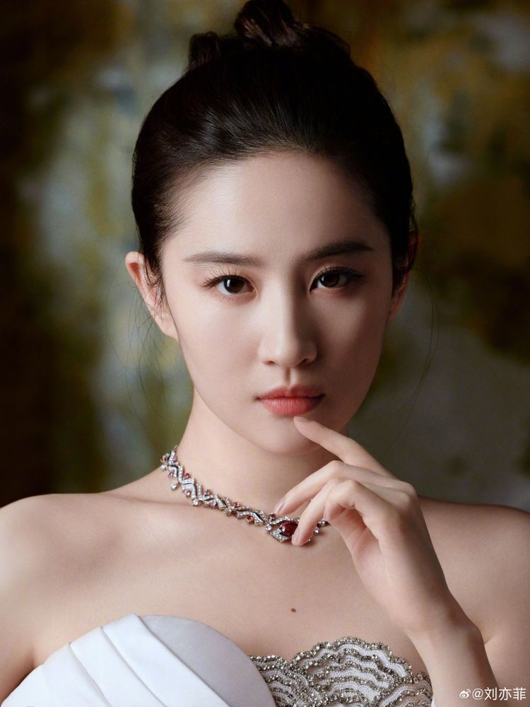 公認7位擁有「不科學美貌」陸劇女神！劉亦菲、趙露思、還有「這兩位」擠進世界百大美女！-23