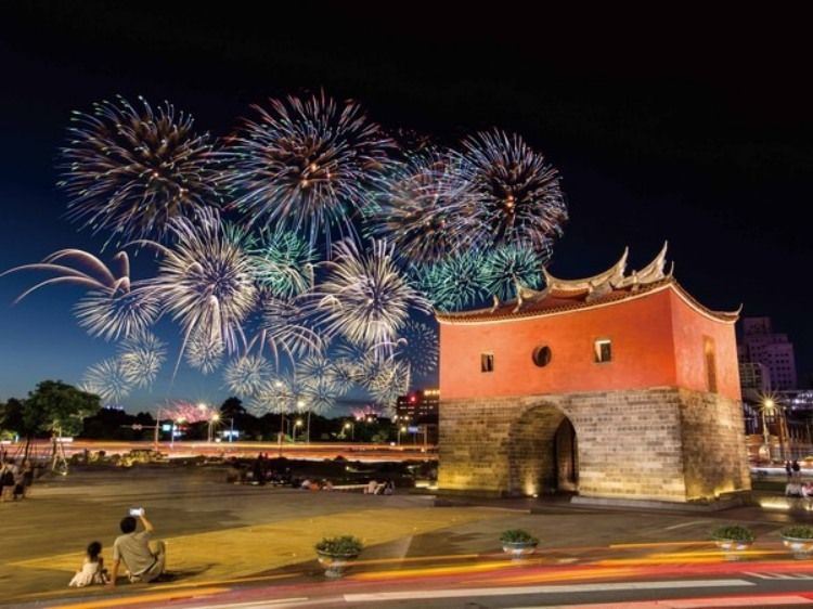 2024大稻埕煙火秀來了！四場煙火秀時間、五個最佳觀賞點一次看！不用人擠人也能拍美照！-2