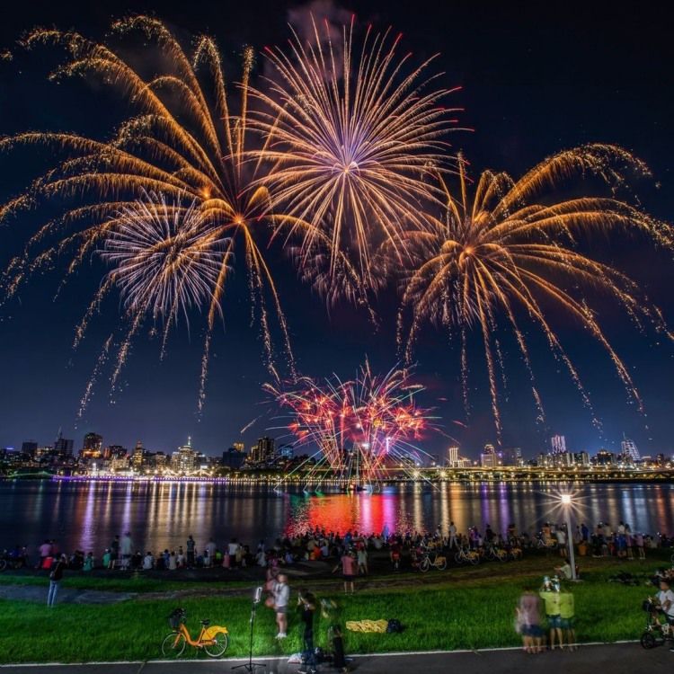 2024大稻埕煙火秀來了！四場煙火秀時間、五個最佳觀賞點一次看！不用人擠人也能拍美照！-6