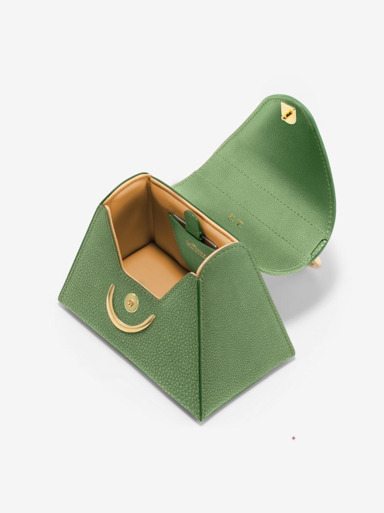 真正豪門愛包！比利時皇室御用Delvaux最新「Caprice梯形包」天堂雲朵藍太美了吧！-6