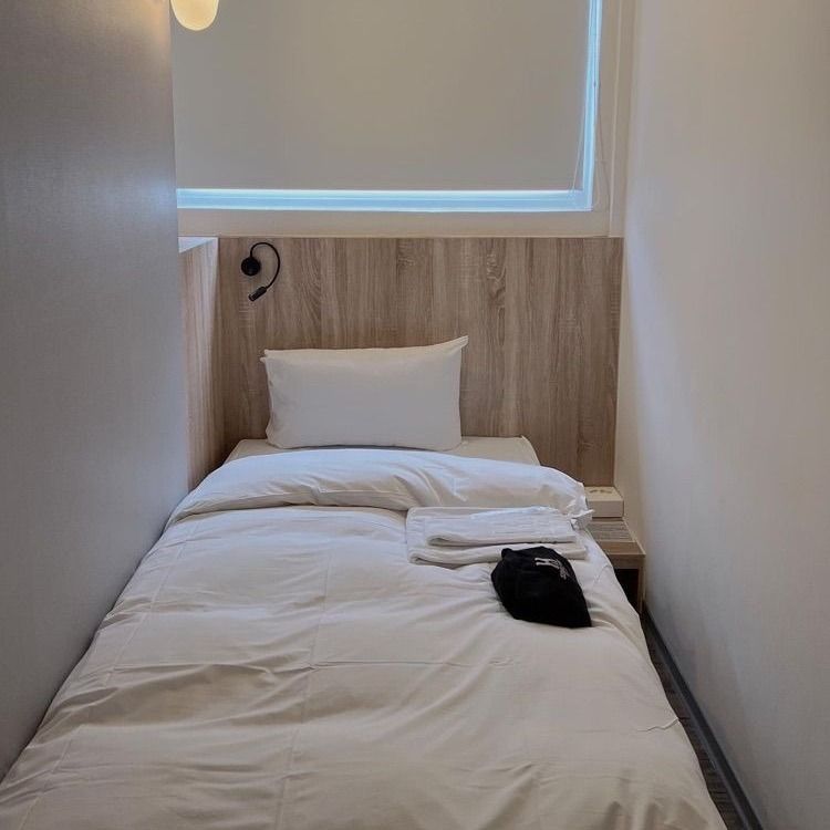 2026高雄看演唱會住宿推薦！比歐緻居入住送點心&宵夜吧、「這間」民宿離世運超近太方便！-14