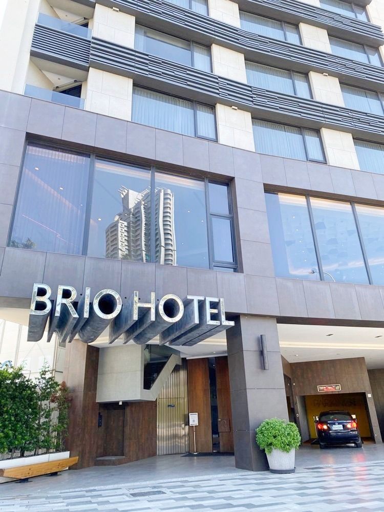 2026高雄看演唱會住宿推薦！比歐緻居入住送點心&宵夜吧、「這間」民宿離世運超近太方便！-16