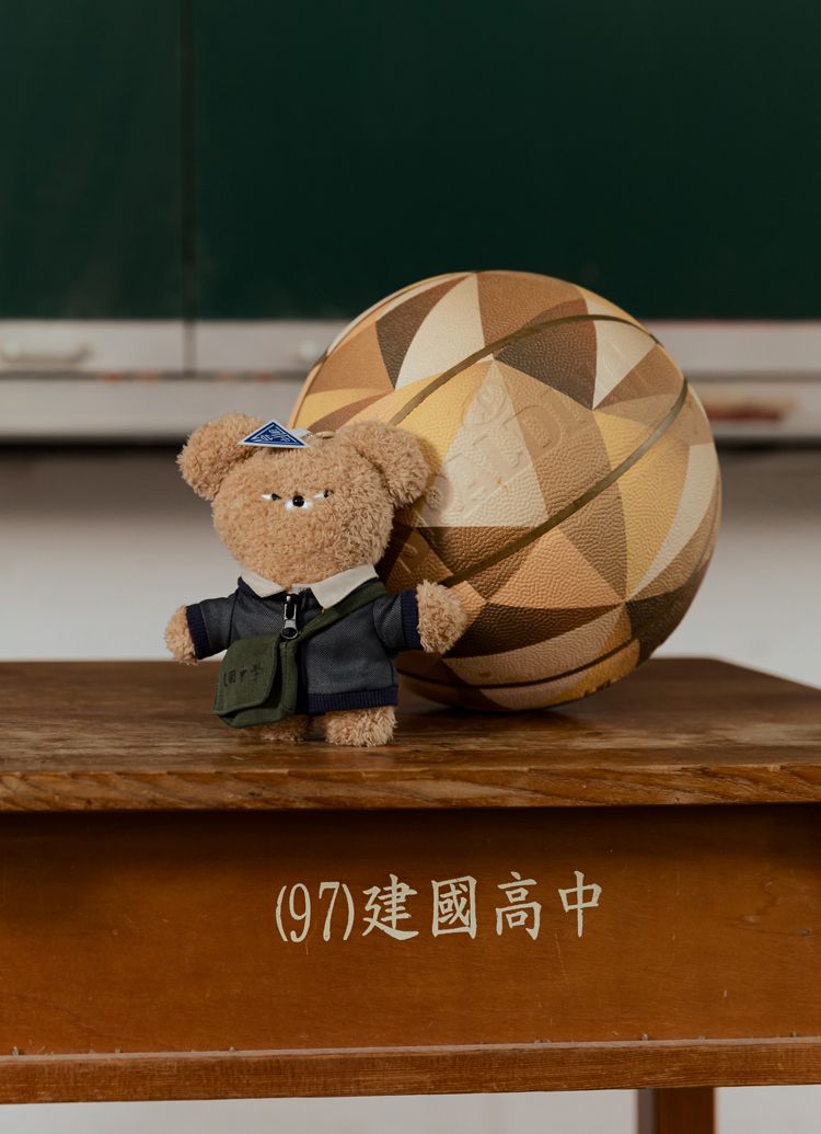 爆火IP「Wasabi Bear」聯名Grace Gift推出「建中紀念熊」母校制服小熊太可愛了！-3