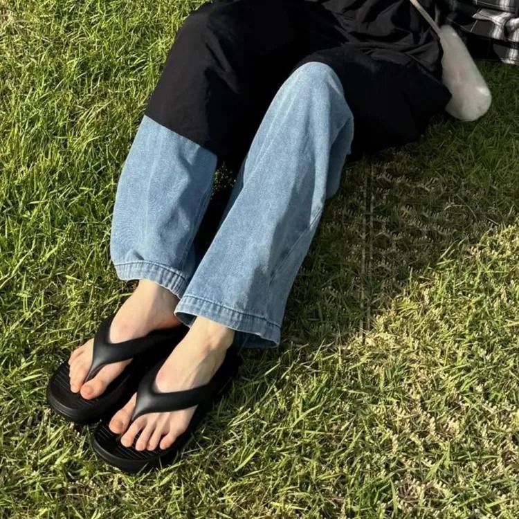 韓妞人腳一雙！五間必逛「厚底夾腳拖」品牌推薦！Jennie同款PAES、AKIII榮登韓國女生最愛！-8