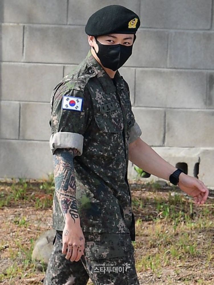 Jin後面下一個是J-hope「BTS退伍時間線整理」V金泰亨特警裝簡直殺瘋了！-20