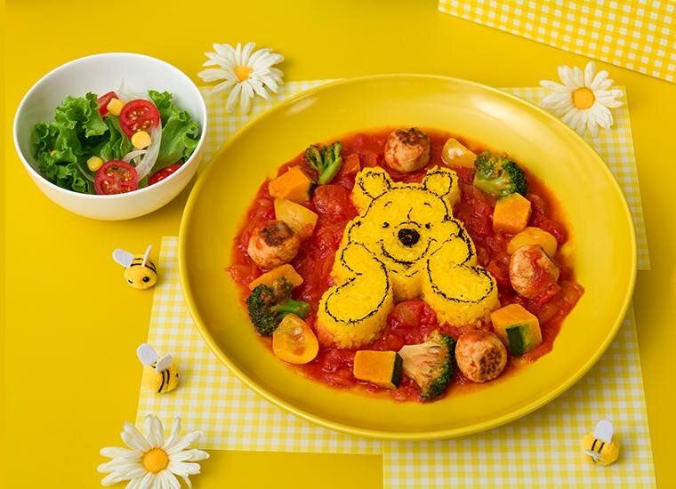 維尼粉絲快衝！東京小熊維尼咖啡廳「蜂蜜水果優格、大臉維尼雞肉燉飯」Q到捨不得吃，這天開幕！-5