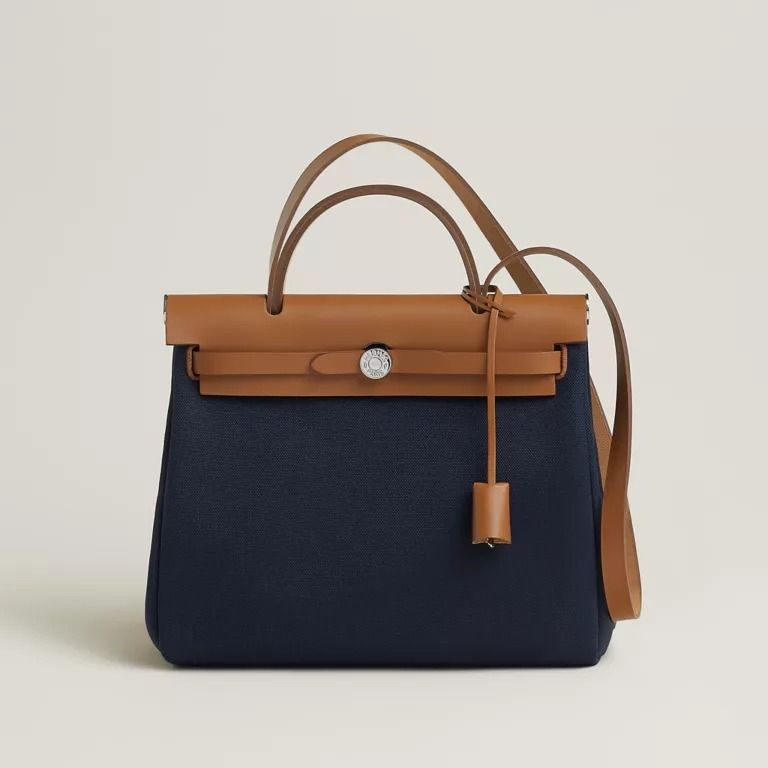 終於等到！愛馬仕Herbag Mini新尺寸上架、價格超可以！趙露思私服也愛揹！-2