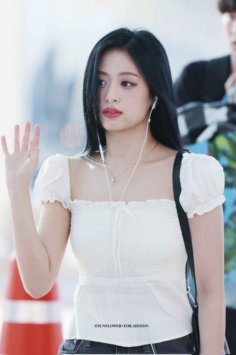 這種美貌真的存在？！韓團公認5位「側顏殺美女」員瑛、卡寶側臉像漫畫走出來的！-4