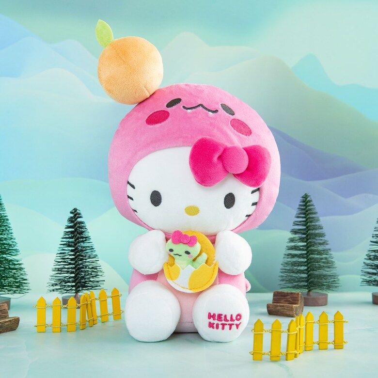 2025蛇年開運小物推薦！三麗鷗「蛇年變裝Hello Kitty玩偶、招福達摩酷洛米」可愛炸、7-11就買得到！-2