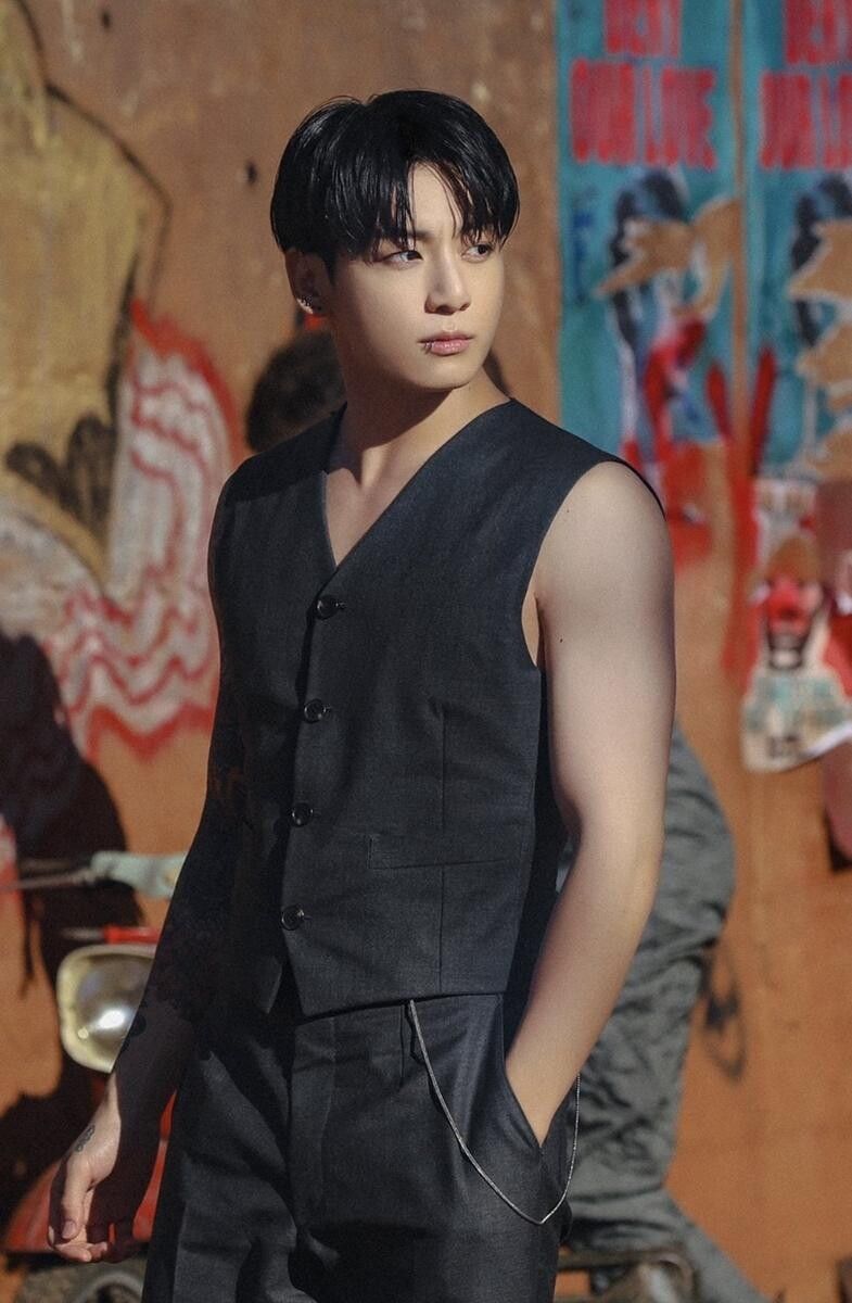 網票選6位最帥「夏日男神」KPOP偶像！玟奎陽光健康感破表，Felix、柾國清爽魅力太加分-4