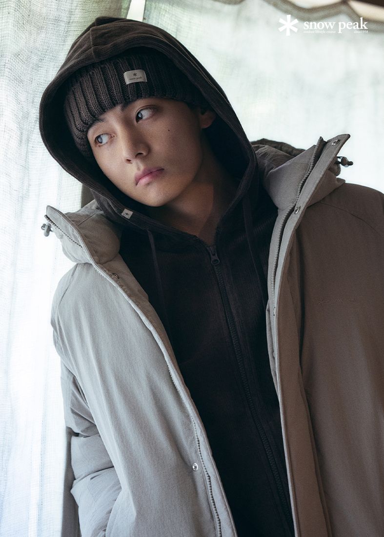 盤點6位KPOP男偶像絕美冬日照特輯！V、杋圭氛圍感全開，明宰鉉化身雪地大狗狗心動指數破表！-2