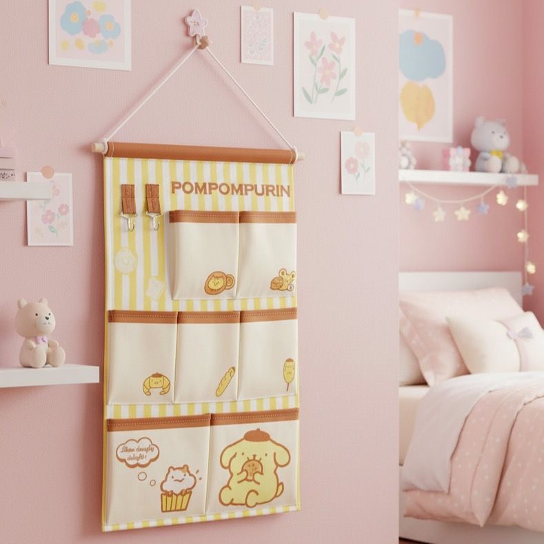 7-11開賣超可愛三麗鷗周邊！「換裝中布丁狗公仔」、帕恰狗懸掛收納袋、手機支架全都想帶回家！-7