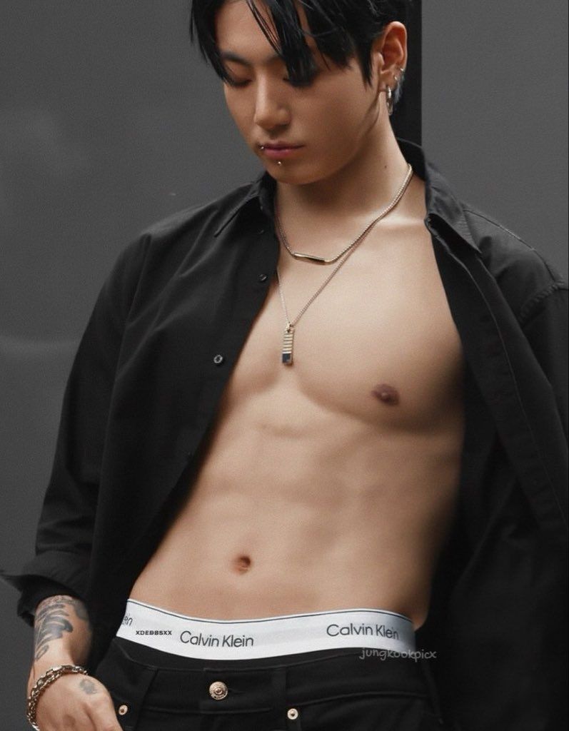 全網公認6位「健身魔人」KPOP男偶像！珉奎、柾國廣告大秀完美線條，彰彬肌肉線條引熱議！-2