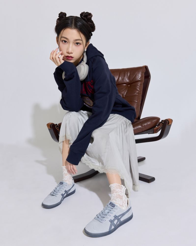 samba勁敵來了！？Onitsuka Tiger鬼塚虎「虎爪德訓鞋」太美！日本女生人腳一雙！-4