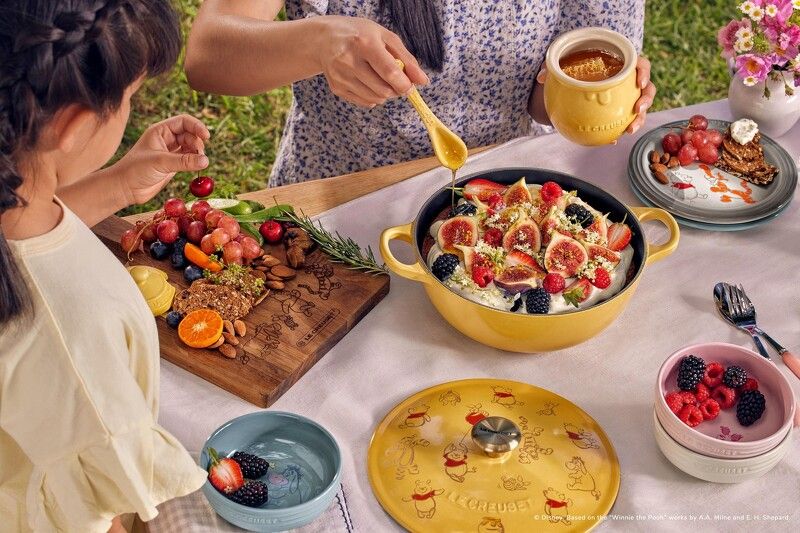 是維尼的蜂蜜罐！LE CREUSET×小熊維尼聯名馬克杯萌翻天，年終都敗在這！-6