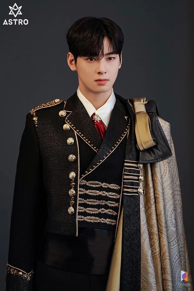 網熱議7位長得像虛擬偶像的韓團偶像！Ricky超像漫畫人物，張員瑛神還原赤木晴子，Karina精緻長相太不真實！-6