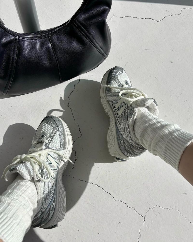 擠下NB550！2024年New Balance爆款球鞋是「1906R」韓妞細長腿都靠它！-8