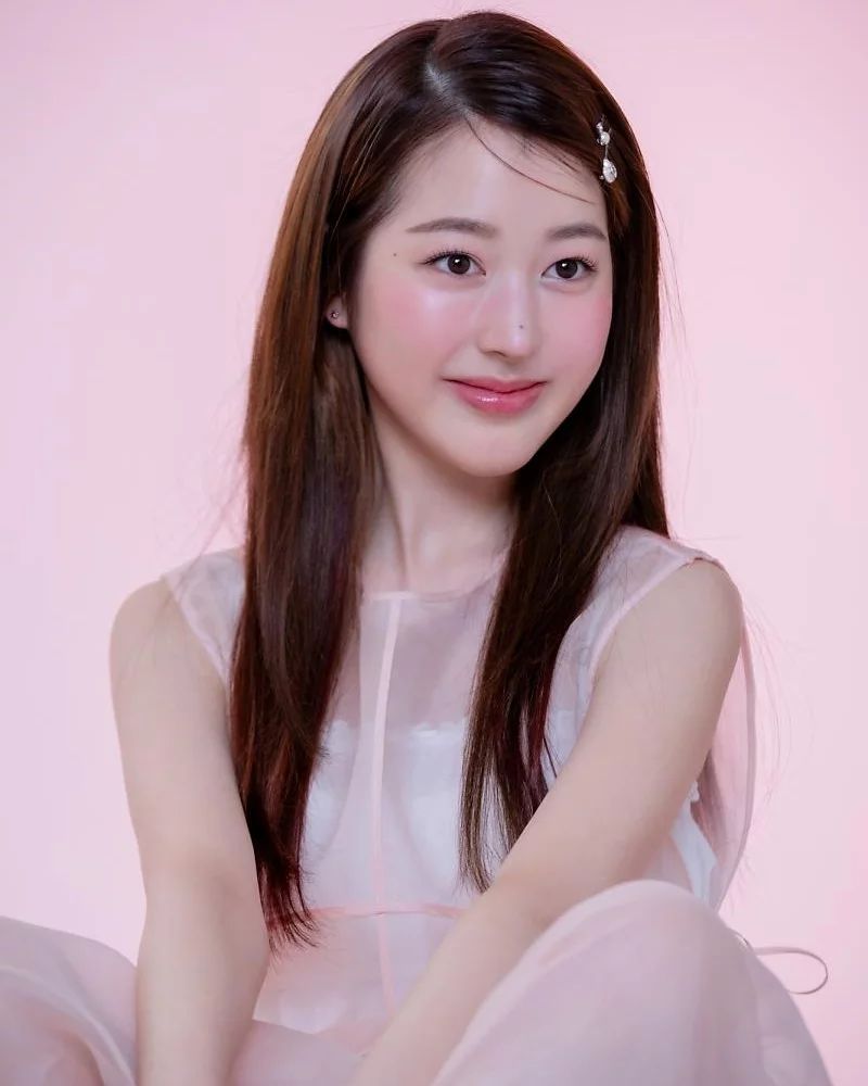 韓國6對「高顏值姊妹花」盤點！Jisoo親姐美貌有得拚、Rosé姊姊竟是美女律師！？-5
