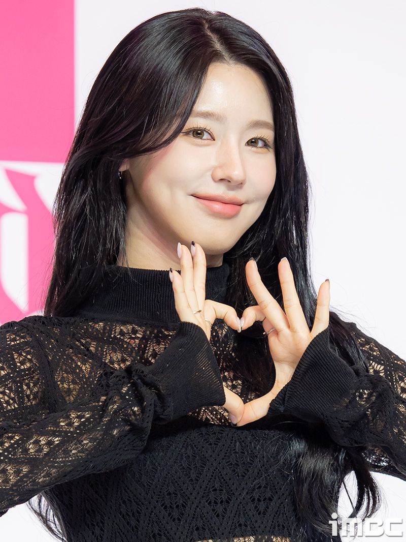 韓網熱議6位最美「酒窩女神」KPOP偶像！薇娟單邊酒窩超甜美，子瑜獲「微笑天使」稱號！-6