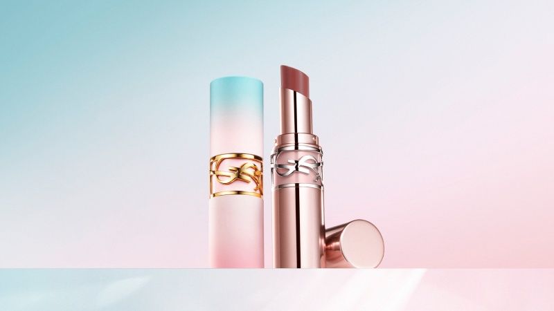 2025最夢幻情人節禮物！YSL「絲絨唇膏、潤唇膏、精華水氣墊」幻化漸層藍粉外觀，美到移不開眼！-4