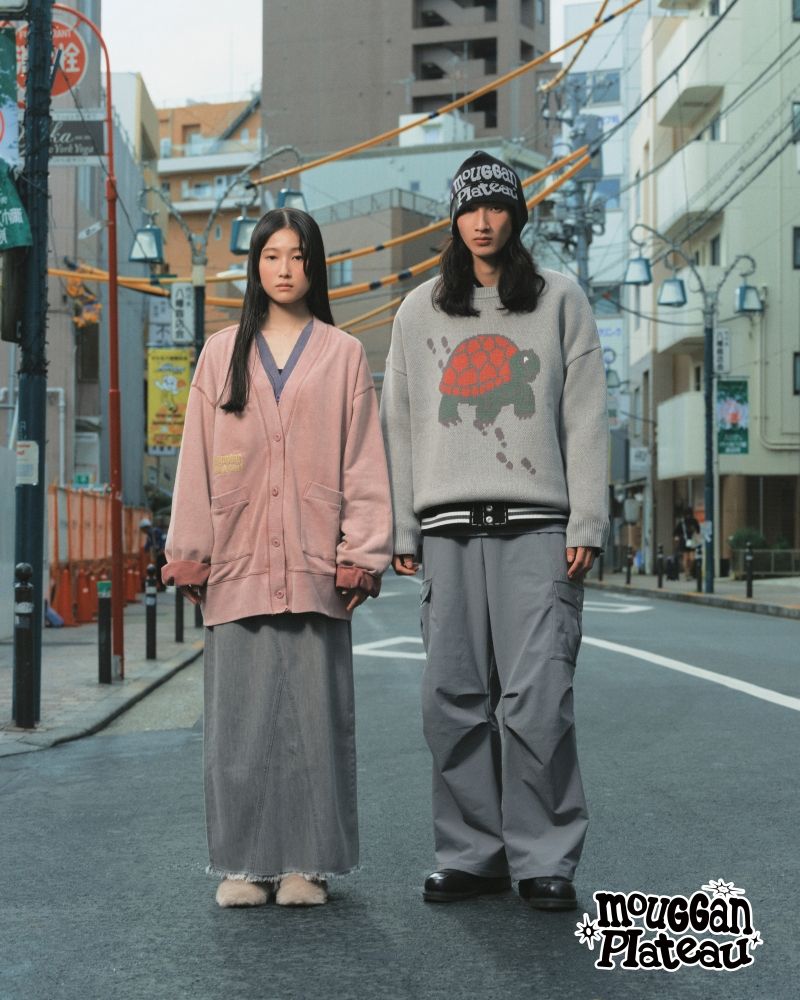 兩大火紅台牌聯名！mouggan X PLATEAU STUDIO烏龜毛衣、大花衛衣好看到發瘋！-4