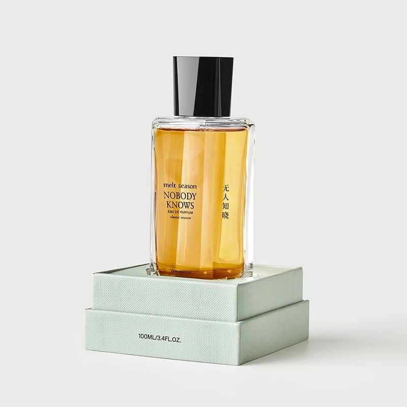 桑延送溫以凡的香水是這罐！melt season聯名《難哄》推出「霜降香水」，此生必收最高級清冷木質玫瑰香！-10