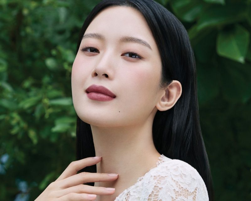 2025潤白提亮妝前乳推薦！D&G文佳煐同款霧紗妝感、新垣結衣光透裸肌、RMK飾底妝讓毛孔隱形了！-16