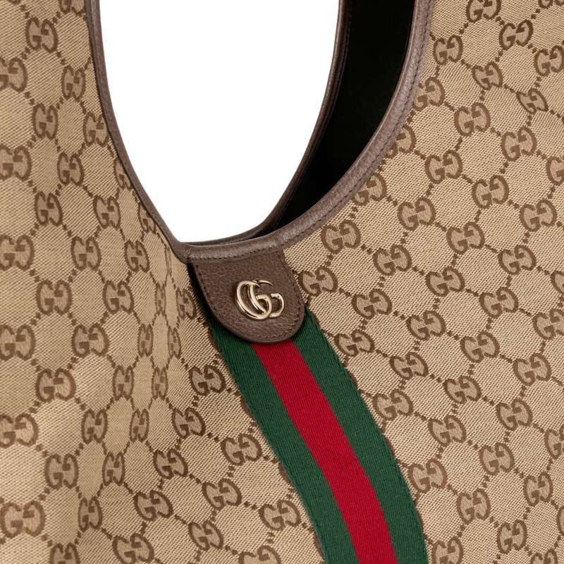 大包深得人心！GUCCI最新「Giglio托特包」耐裝又好拍！孫芸芸、蔡詩芸...私服搶揹上身！-4