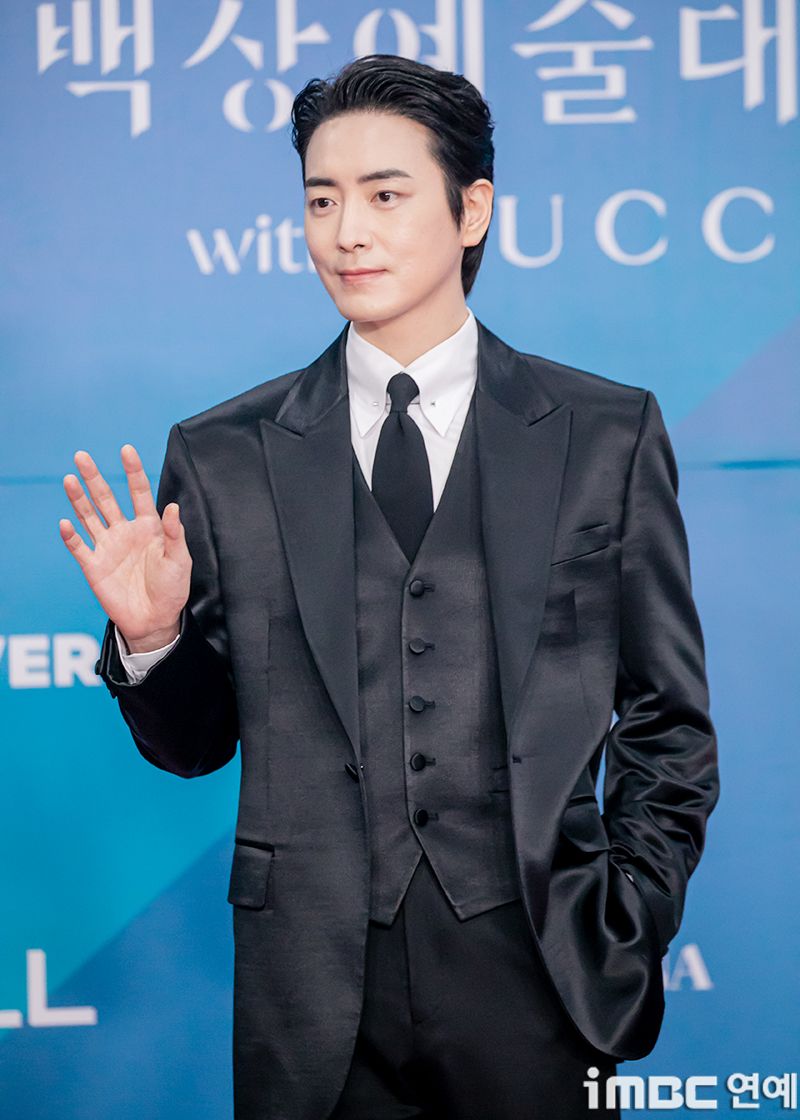 來淨化眼球！2025百想藝術大賞13位紅毯男神降臨！玄彬、邊佑錫根本白馬王子！-19