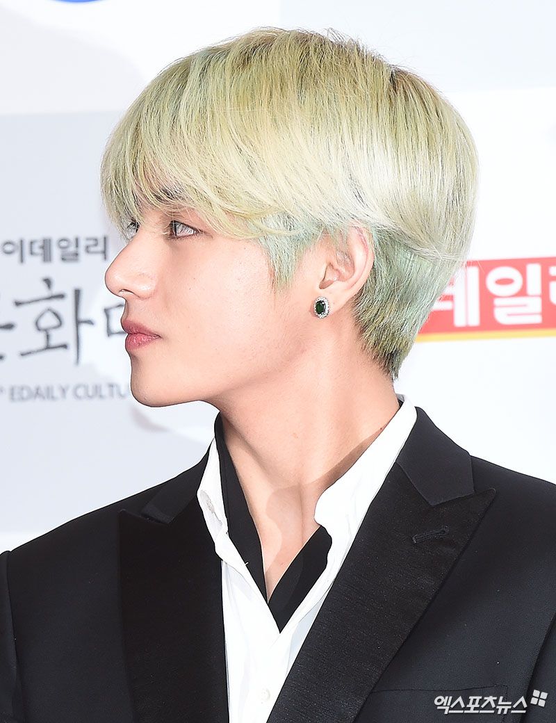 韓網熱議「側臉天花板」KPOP男偶像TOP6！防彈V、珉奎線條完美，車銀優獲封零死角男神！-3