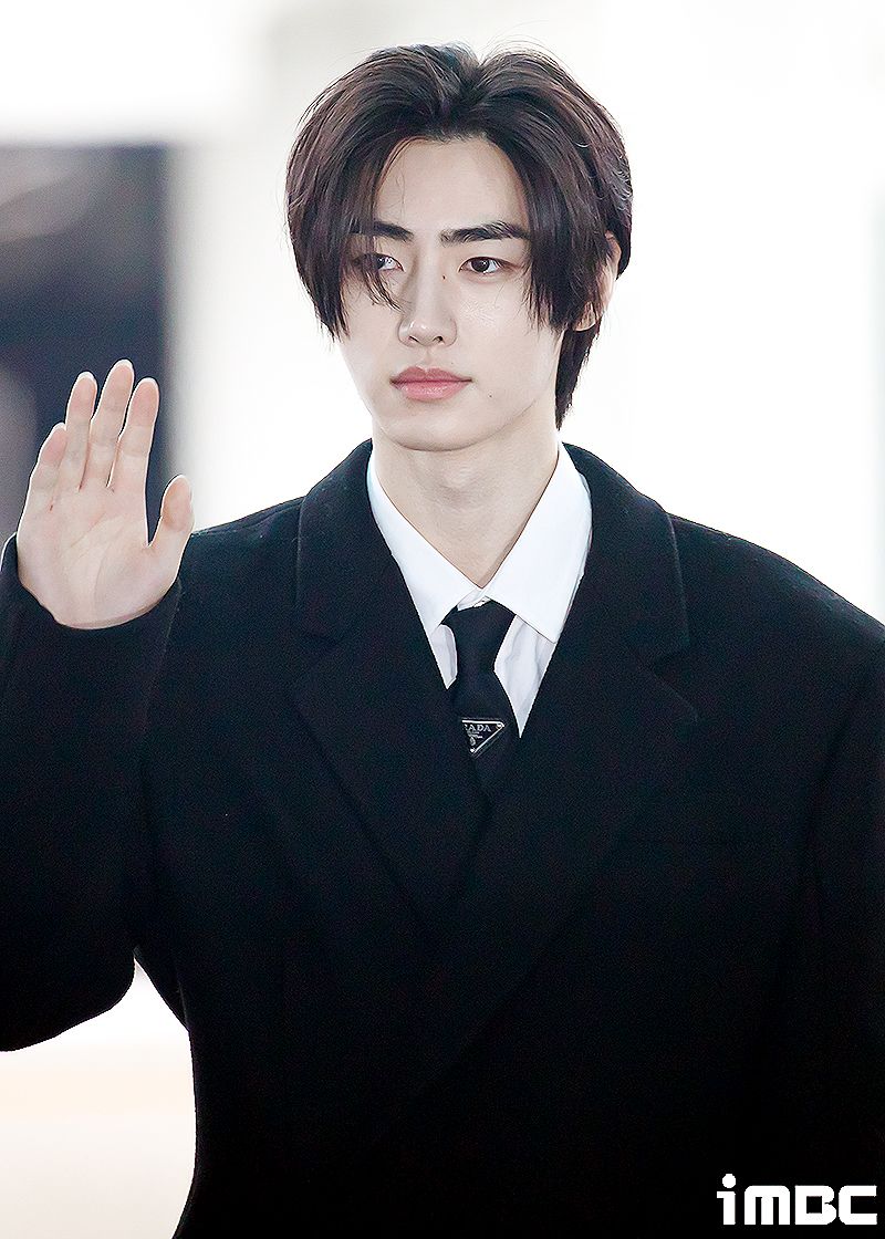 粉絲認證6位「入坑相」KPOP男偶像！珉奎、鉉辰初見就心動，車銀優神顏太致命！-9