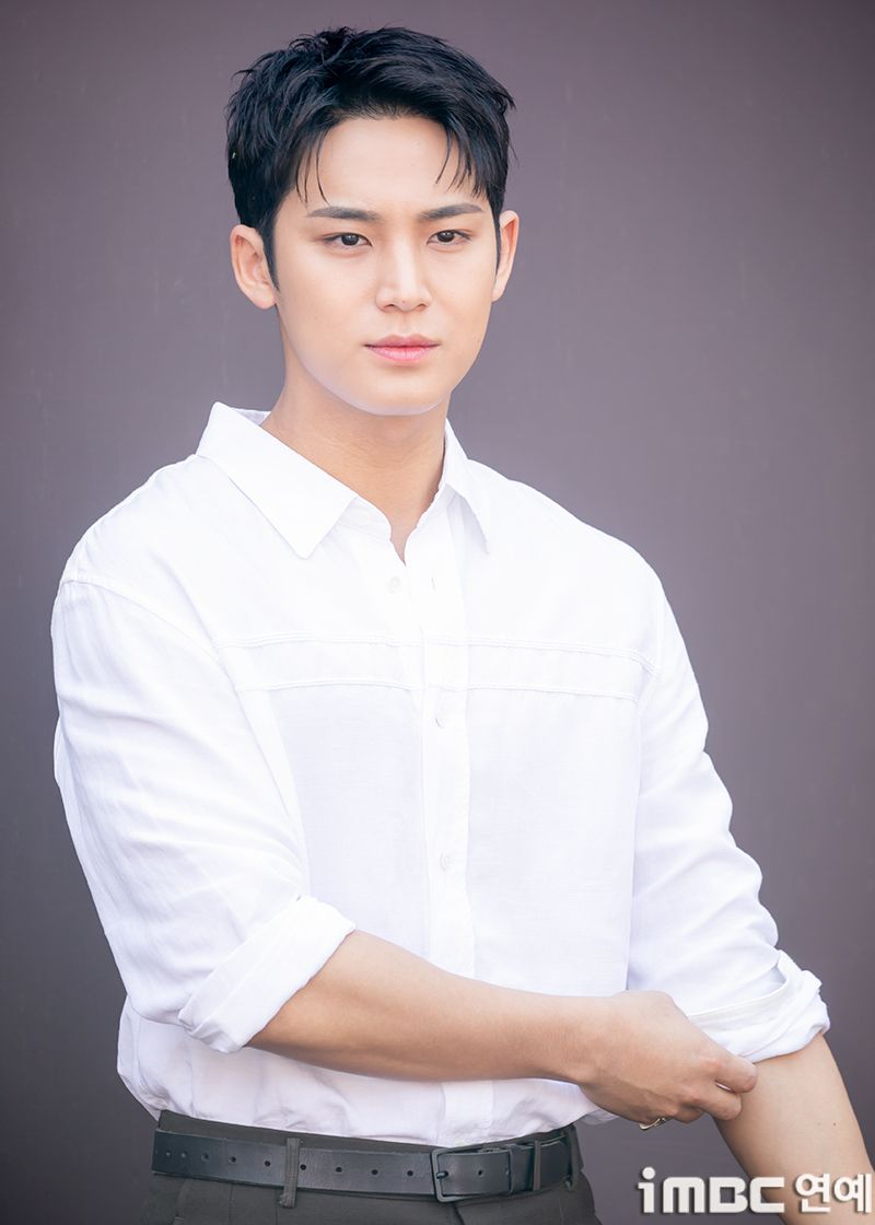 粉絲認證6位「入坑相」KPOP男偶像！珉奎、鉉辰初見就心動，車銀優神顏太致命！-11