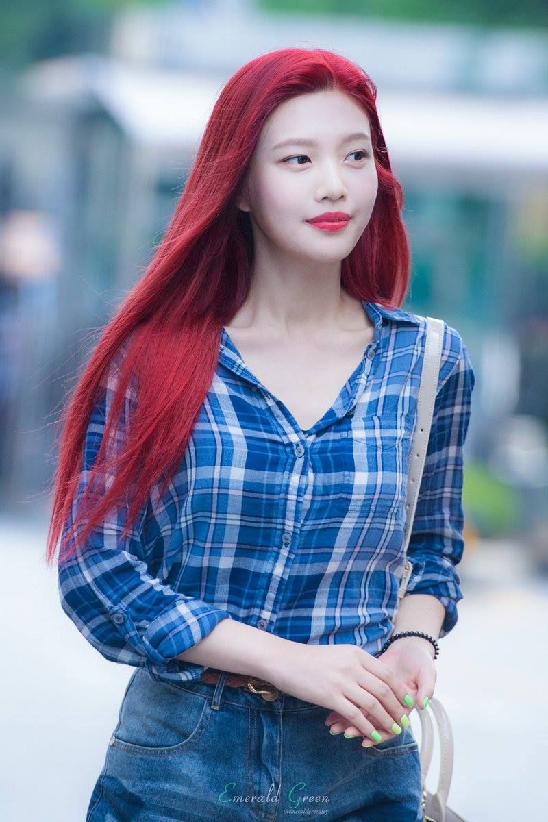 網評6位換髮色就上熱搜的KPOP女偶像！IU藍髮太仙、Karina、舒華金髮太像洋娃娃！-12